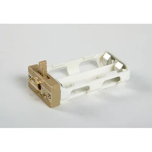 70151 - Aa Size Battery Box With Switch 1