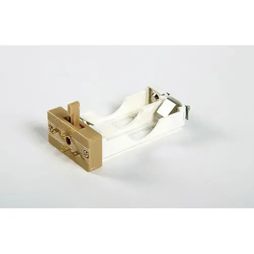 70152 - Aaa Size Battery Box With Switch 1