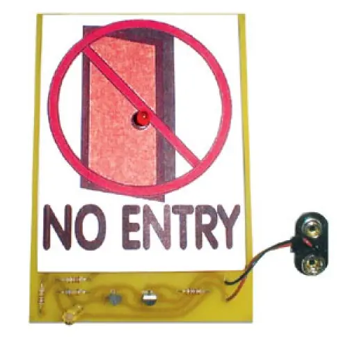 C6767 - No Entry Sign - Flashing Lights 1