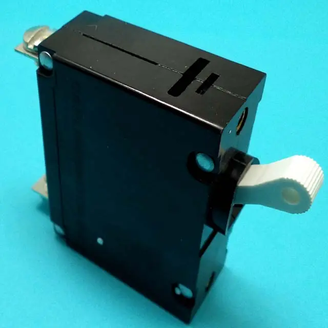 Aa1-B0-34-610-3B1-C - Circuit Breaker 10A 277Vac Toggl Chmt 1P 15Mm Dia Scr Wht Actu 1