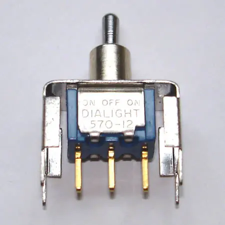 577-1211-0301-130 - Toggle Switch 1P2t 20Ma On-Off- On 20V Unth Pcst Brkt 6Mm Hole 1