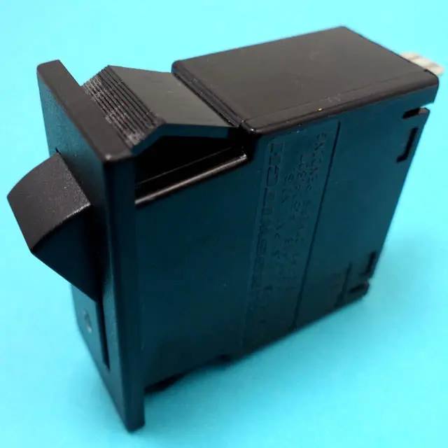 Ma1-A-03-625-1-A25-B-C - Circuit Breaker 25A 125Vac Rock Chmt 1P 18X34mm Qt Blk 1